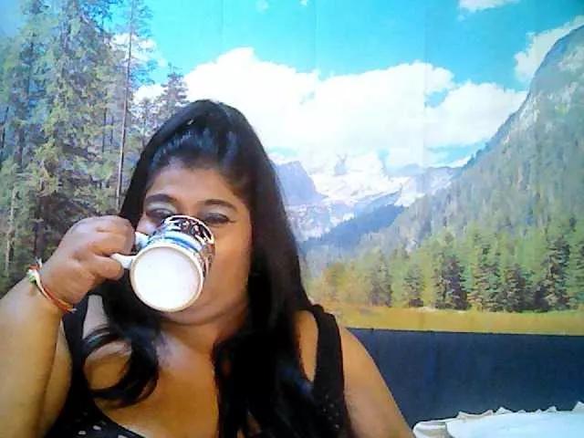 indianhoney from BongaCams