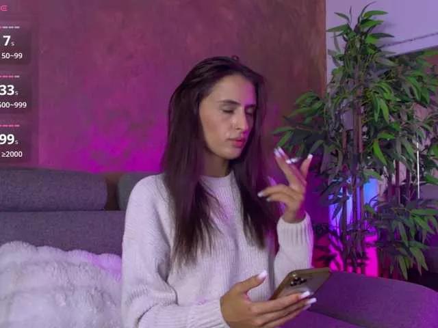 Explore our live girls sluts from our Custom and Multi clubs and checkout exclusive access to highly interactive content, such as shape, hair, titties, pussy type and many more.