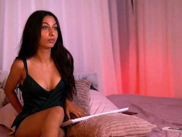 Explore our live girls sluts from our Custom and Multi clubs and checkout exclusive access to highly interactive content, such as shape, hair, titties, pussy type and many more.