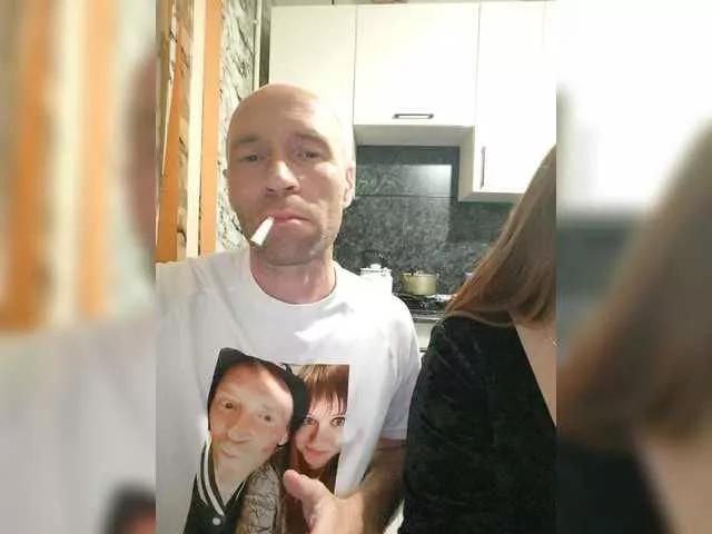 Innokentiy449 from BongaCams