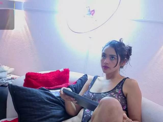 intiamor from BongaCams