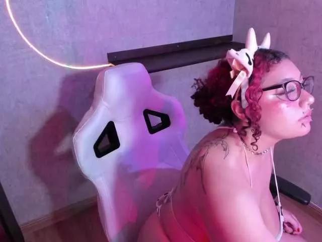 Explore our live girls sluts from our Custom and Multi clubs and checkout exclusive access to highly interactive content, such as shape, hair, titties, pussy type and many more.