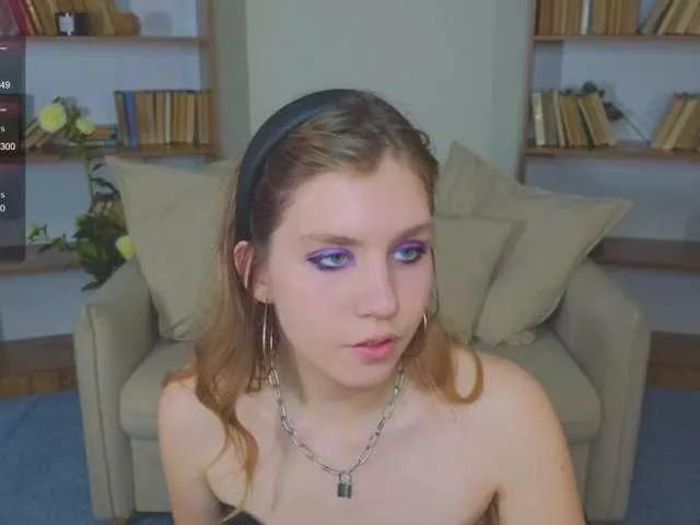 Explore our live girls sluts from our Custom and Multi clubs and checkout exclusive access to highly interactive content, such as shape, hair, titties, pussy type and many more.