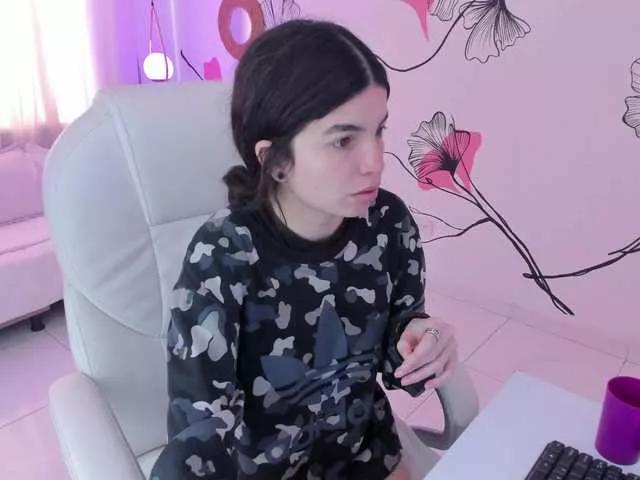 Explore our live girls sluts from our Custom and Multi clubs and checkout exclusive access to highly interactive content, such as shape, hair, titties, pussy type and many more.