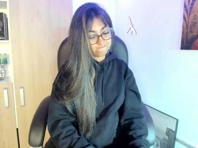 Explore our live girls sluts from our Custom and Multi clubs and checkout exclusive access to highly interactive content, such as shape, hair, titties, pussy type and many more.