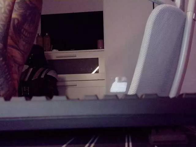 Isizzu-TOP from BongaCams