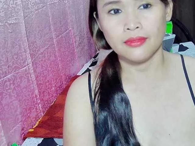 itsmeheart from BongaCams is Freechat