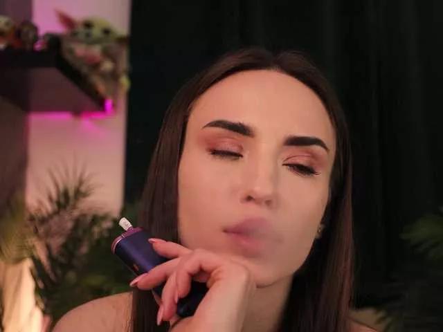 Explore our live girls sluts from our Custom and Multi clubs and checkout exclusive access to highly interactive content, such as shape, hair, titties, pussy type and many more.