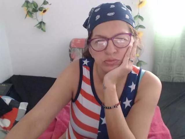 jellyfishhot from BongaCams