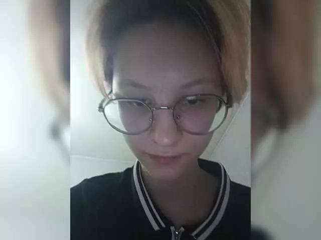 jillari from BongaCams