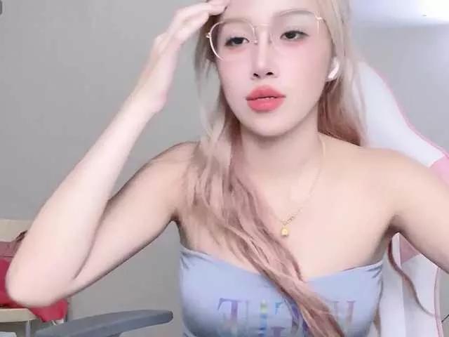 Explore our live girls sluts from our Custom and Multi clubs and checkout exclusive access to highly interactive content, such as shape, hair, titties, pussy type and many more.