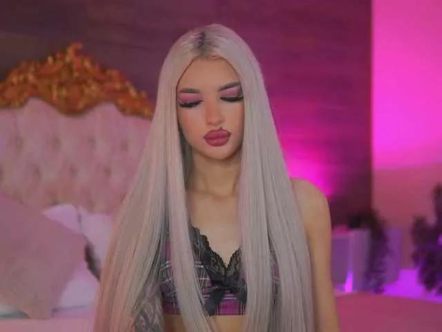 Explore our live girls sluts from our Custom and Multi clubs and checkout exclusive access to highly interactive content, such as shape, hair, titties, pussy type and many more.