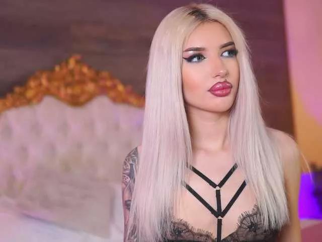Explore our live girls sluts from our Custom and Multi clubs and checkout exclusive access to highly interactive content, such as shape, hair, titties, pussy type and many more.