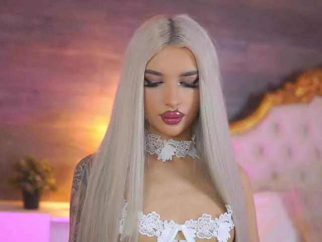 Explore our live girls sluts from our Custom and Multi clubs and checkout exclusive access to highly interactive content, such as shape, hair, titties, pussy type and many more.
