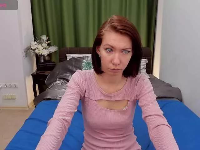 JullieFlow from BongaCams