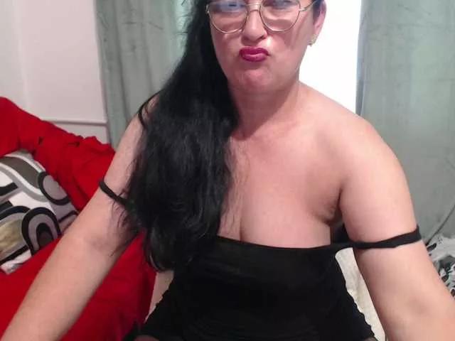 JullieMilf from BongaCams