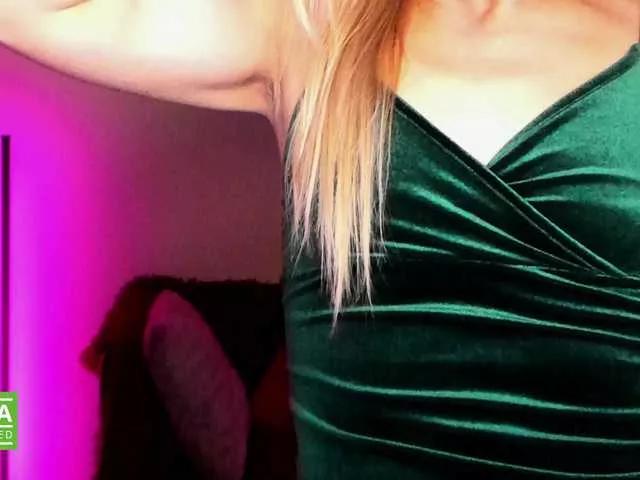 Jullyblondkiss from BongaCams is Freechat