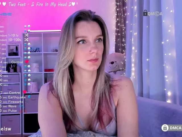 Karamelsw from BongaCams