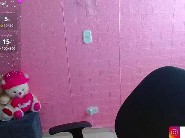 Explore our live girls sluts from our Custom and Multi clubs and checkout exclusive access to highly interactive content, such as shape, hair, titties, pussy type and many more.
