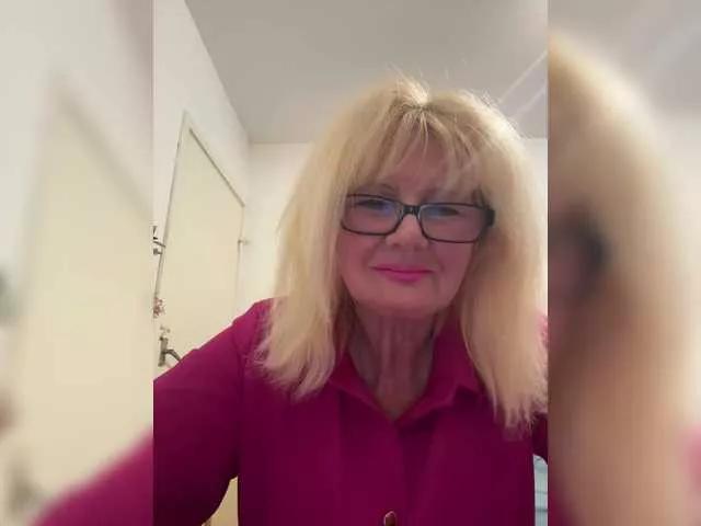 KASANDRABOLOSHKA from BongaCams