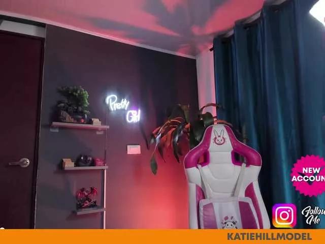 Explore our live girls sluts from our Custom and Multi clubs and checkout exclusive access to highly interactive content, such as shape, hair, titties, pussy type and many more.