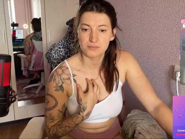 Explore our live girls sluts from our Custom and Multi clubs and checkout exclusive access to highly interactive content, such as shape, hair, titties, pussy type and many more.