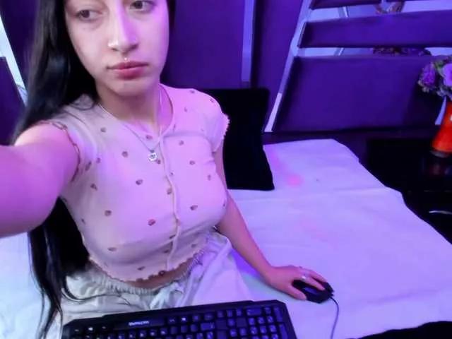 Explore our live girls sluts from our Custom and Multi clubs and checkout exclusive access to highly interactive content, such as shape, hair, titties, pussy type and many more.