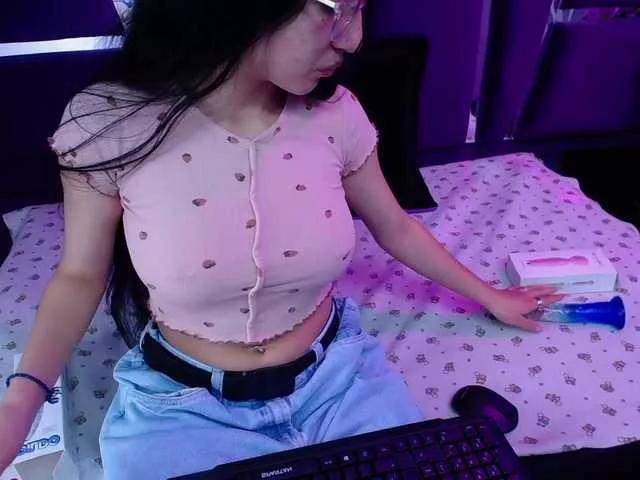 Explore our live girls sluts from our Custom and Multi clubs and checkout exclusive access to highly interactive content, such as shape, hair, titties, pussy type and many more.