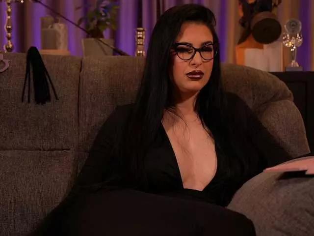 KellyKent from BongaCams
