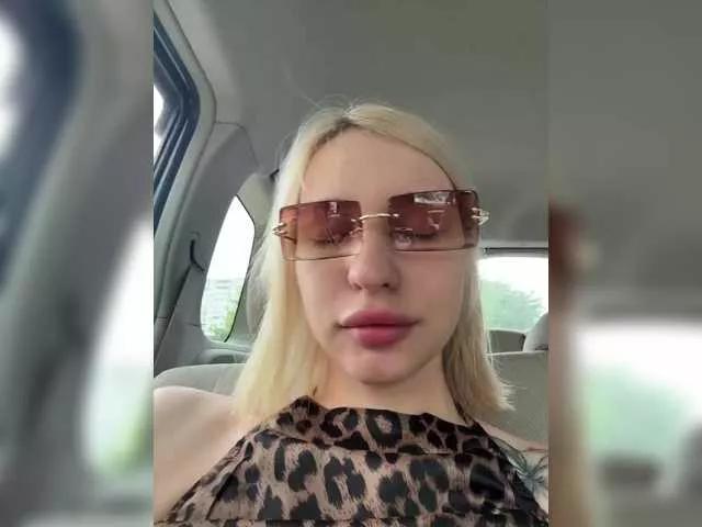 Explore our live girls sluts from our Custom and Multi clubs and checkout exclusive access to highly interactive content, such as shape, hair, titties, pussy type and many more.
