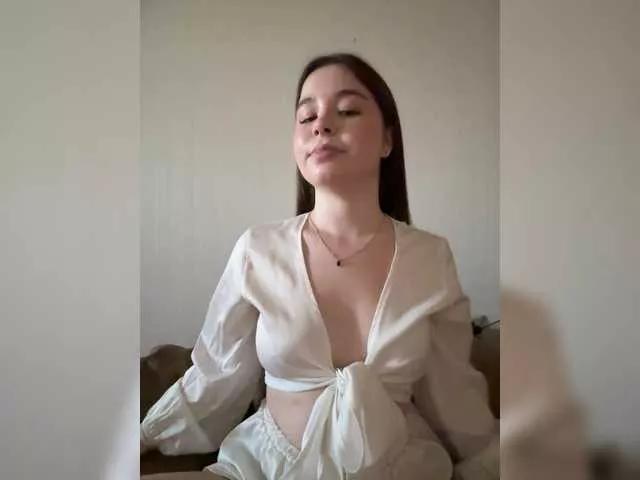 kikikiraa from BongaCams