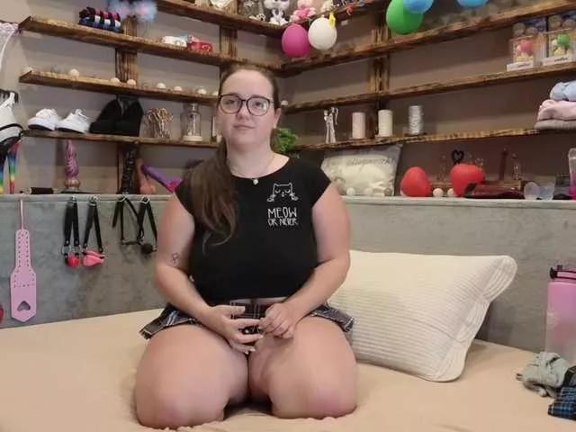 Explore our live girls sluts from our Custom and Multi clubs and checkout exclusive access to highly interactive content, such as shape, hair, titties, pussy type and many more.