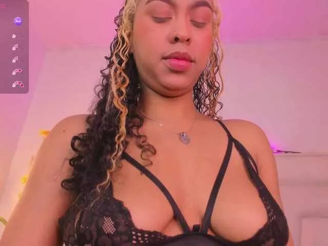KimmySwettie from BongaCams