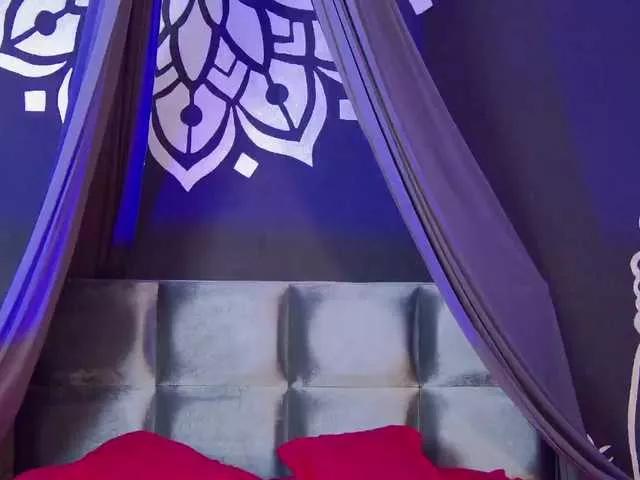 kinkyzoeandema from BongaCams