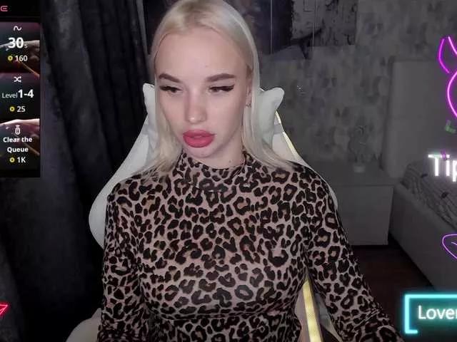 Explore our live girls sluts from our Custom and Multi clubs and checkout exclusive access to highly interactive content, such as shape, hair, titties, pussy type and many more.