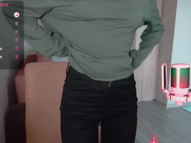 Explore our live girls sluts from our Custom and Multi clubs and checkout exclusive access to highly interactive content, such as shape, hair, titties, pussy type and many more.
