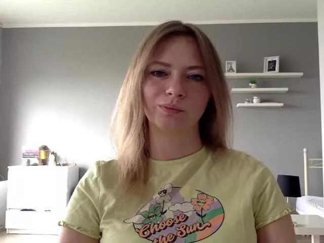 kissMillie from BongaCams