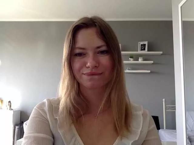 kissMillie from BongaCams
