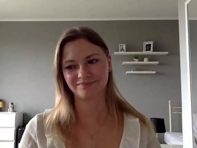 kissMillie from BongaCams