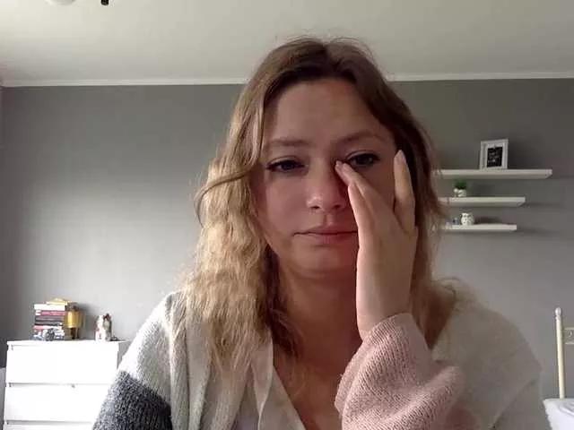 kissMillie from BongaCams