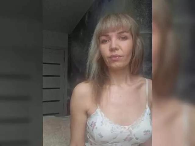 Kissz from BongaCams