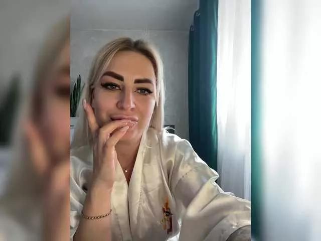 kittihome from BongaCams
