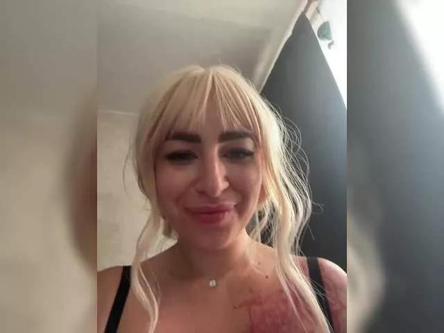 Explore our live girls sluts from our Custom and Multi clubs and checkout exclusive access to highly interactive content, such as shape, hair, titties, pussy type and many more.