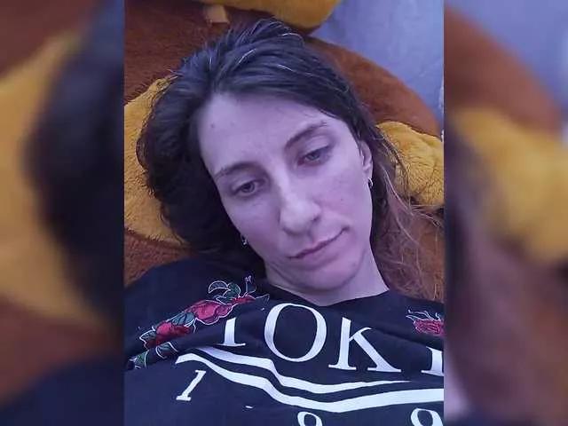 Kitty2044 from BongaCams