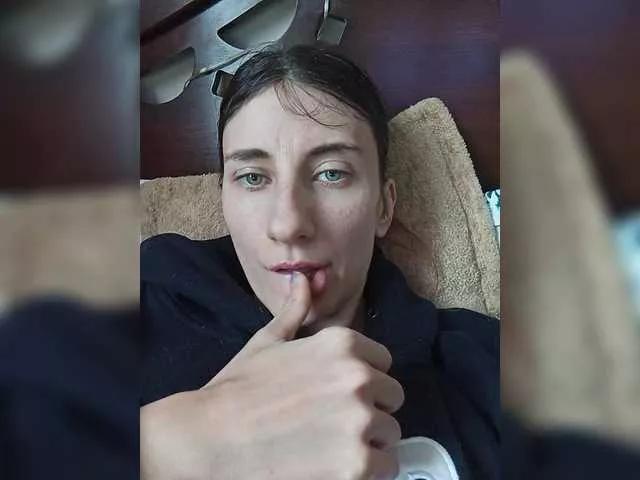 Kitty2044 from BongaCams