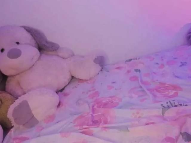 kiwi----- from BongaCams