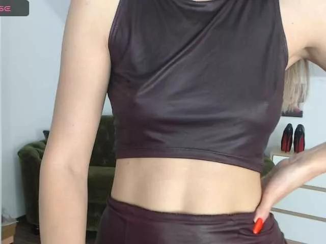 Explore our live girls sluts from our Custom and Multi clubs and checkout exclusive access to highly interactive content, such as shape, hair, titties, pussy type and many more.