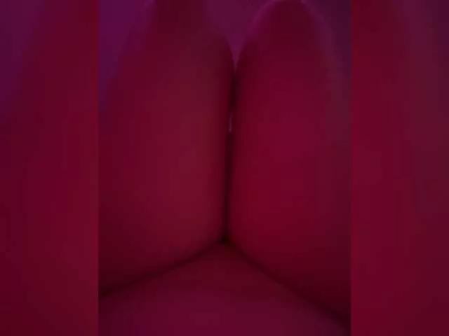 Photos of kristisss2 from BongaCams is Freechat