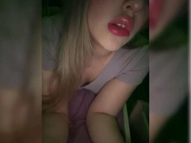 L0lly-D0lly from BongaCams