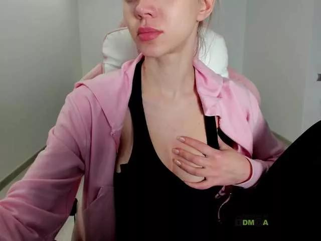 ladayy from BongaCams